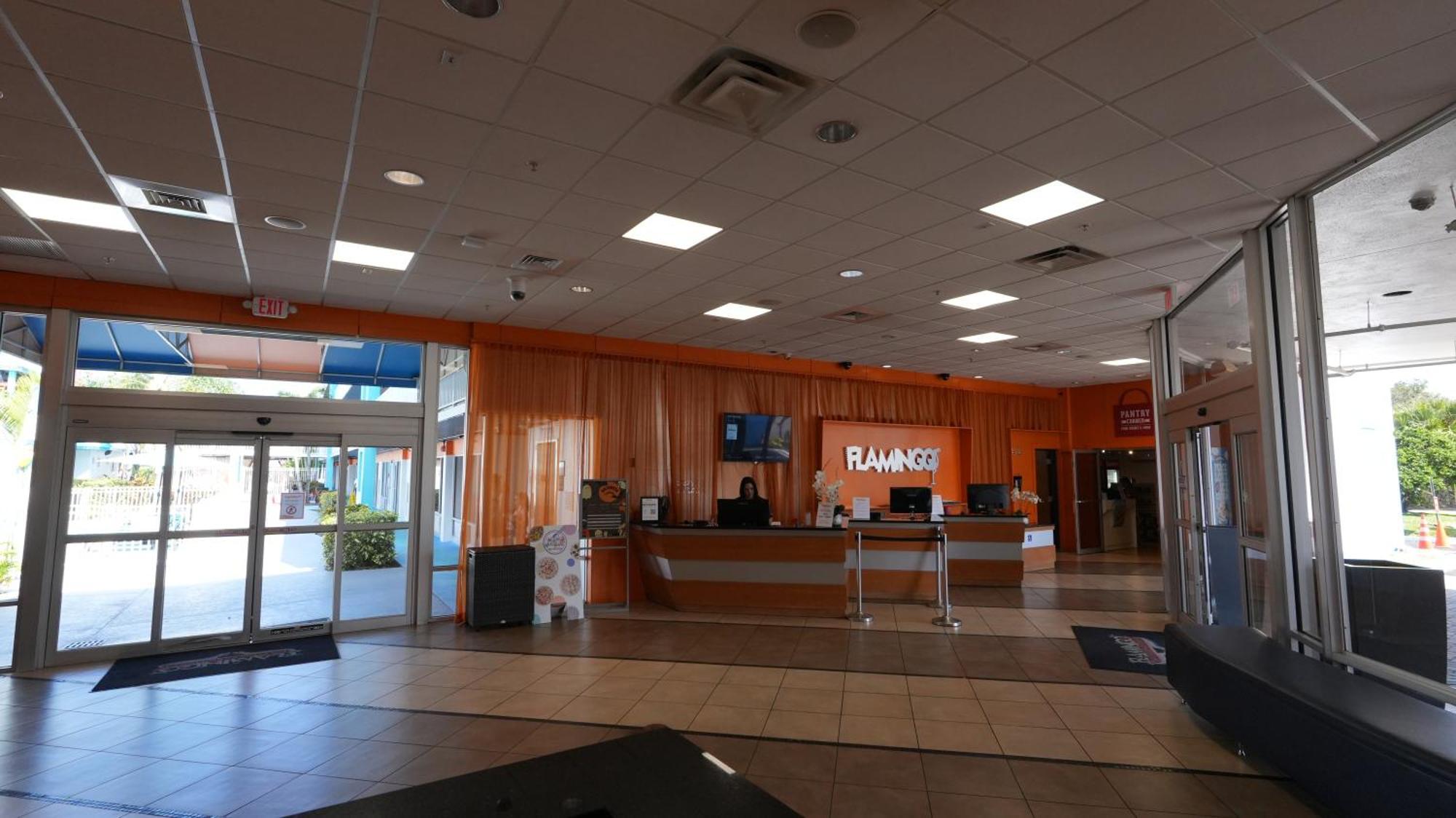 Ramada By Wyndham Flamingo Water Park Hotel Kissimmee Eksteriør billede