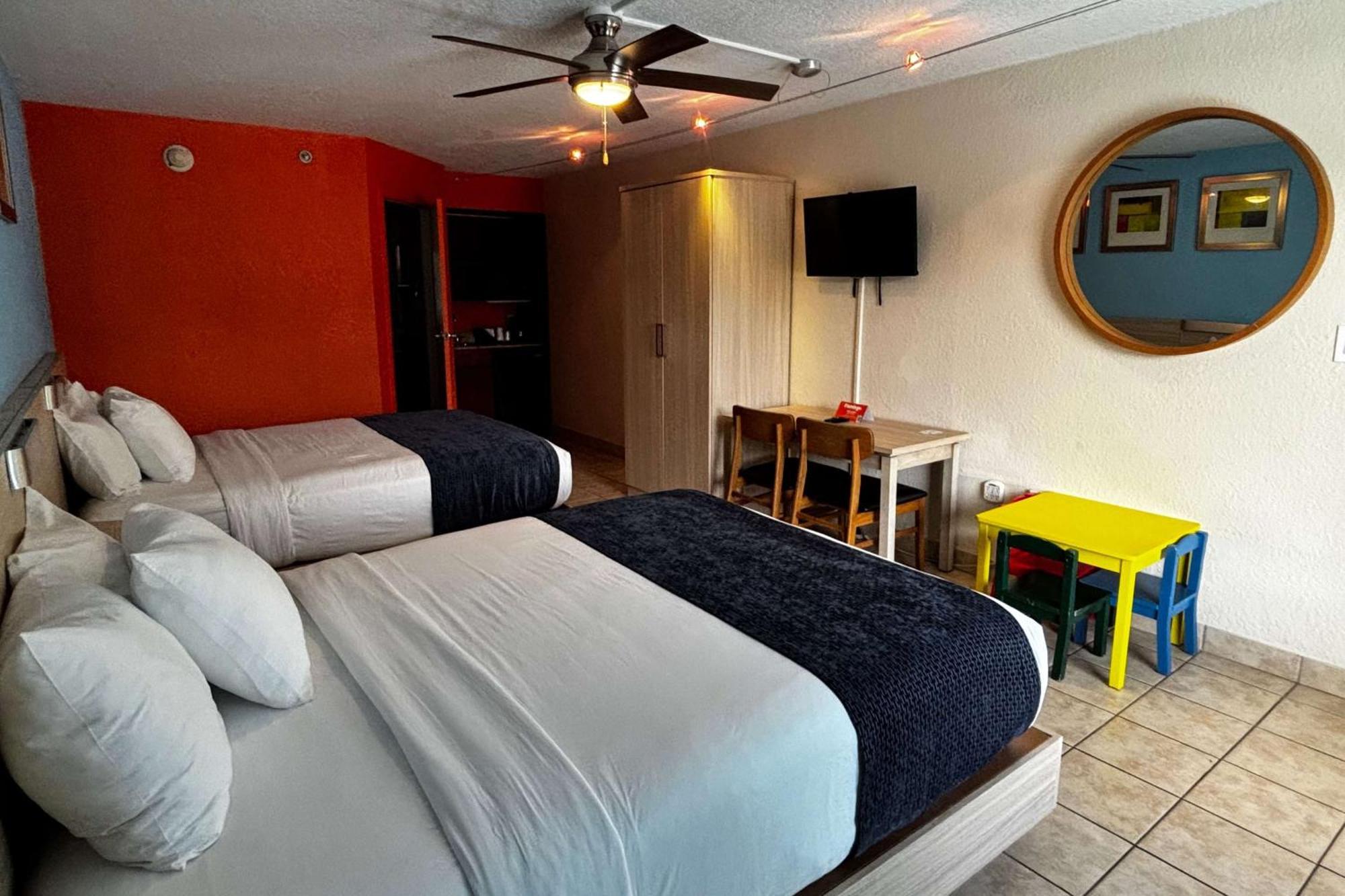 Ramada By Wyndham Flamingo Water Park Hotel Kissimmee Eksteriør billede