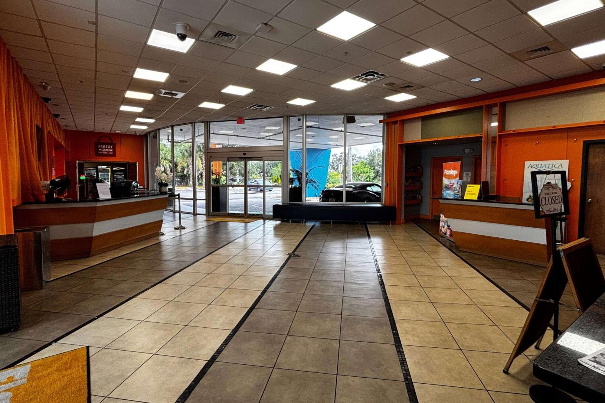 Ramada By Wyndham Flamingo Water Park Hotel Kissimmee Eksteriør billede
