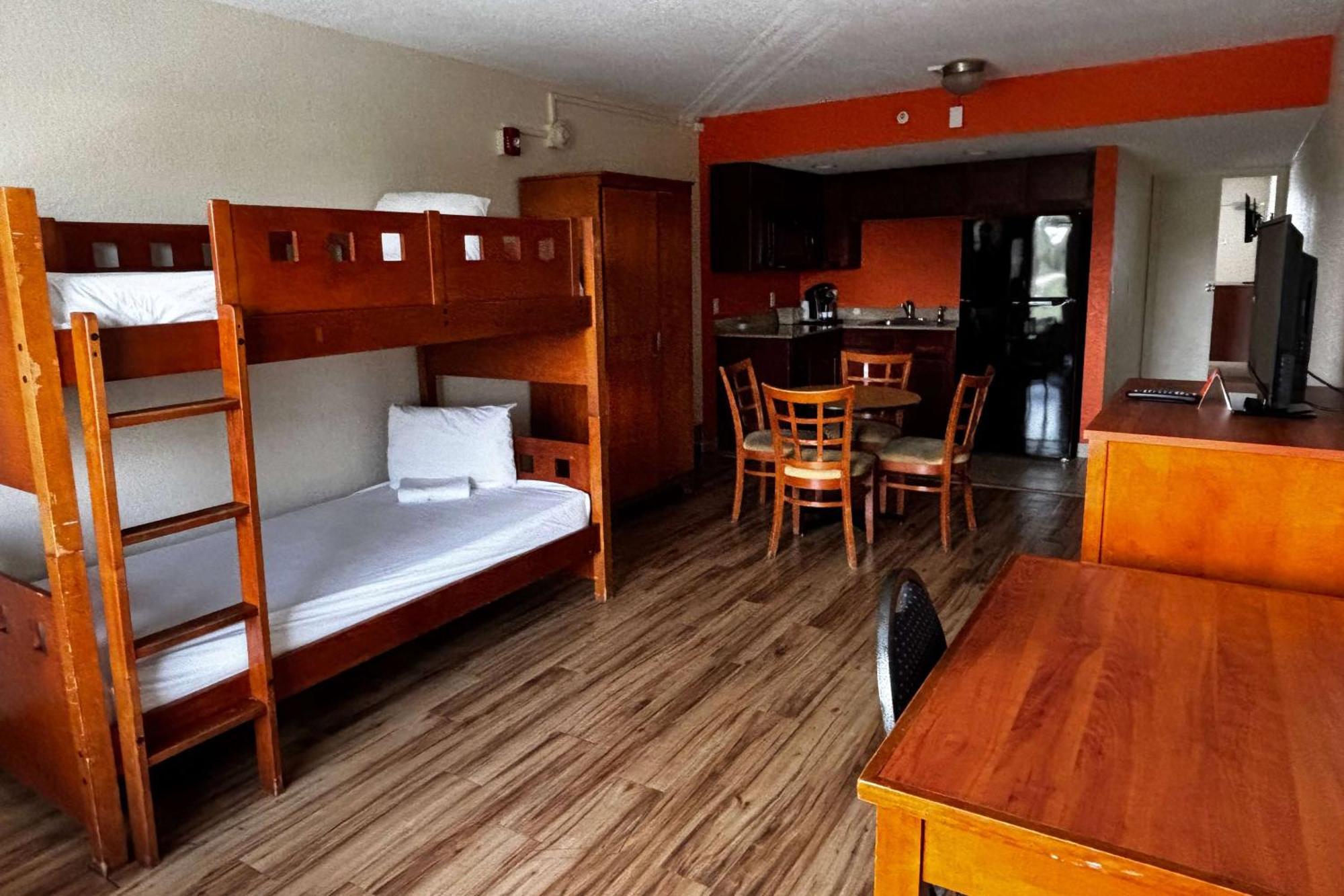 Ramada By Wyndham Flamingo Water Park Hotel Kissimmee Eksteriør billede