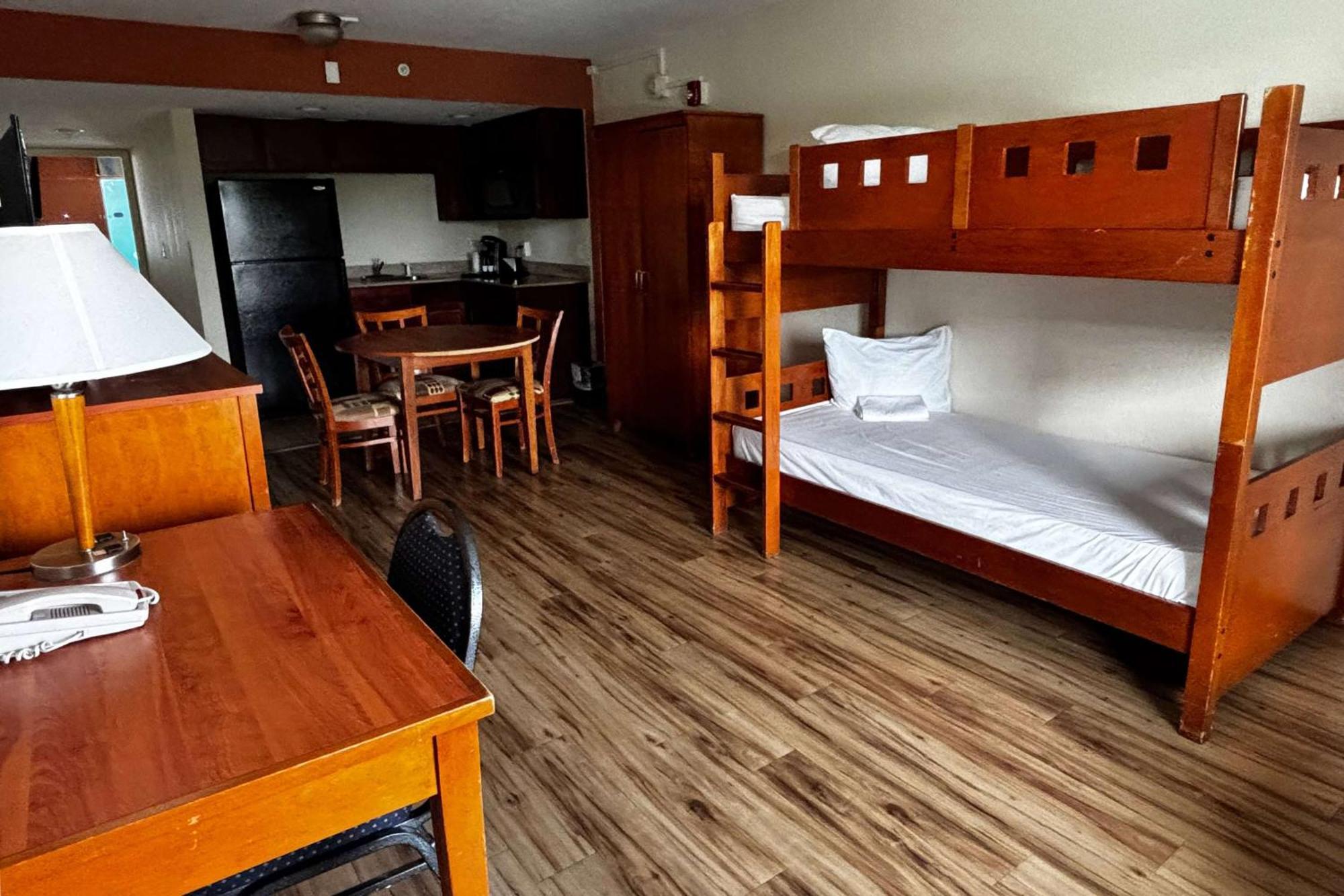 Ramada By Wyndham Flamingo Water Park Hotel Kissimmee Eksteriør billede