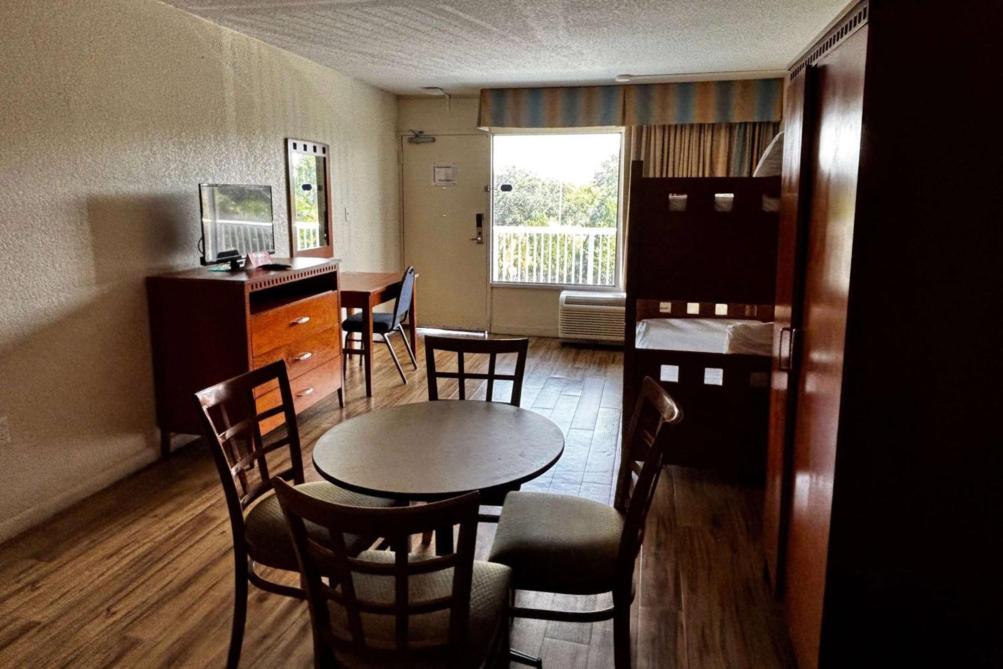 Ramada By Wyndham Flamingo Water Park Hotel Kissimmee Eksteriør billede